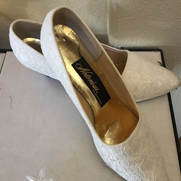 Adrianna Papell White Lace Heels - Picture 2 of 5